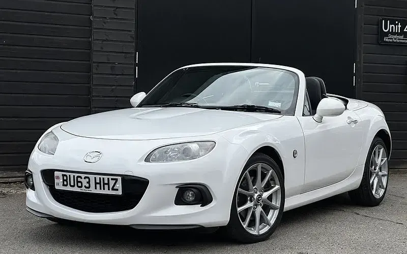 Used Mazda MX5 Inclusive 160 HP (117 kW) 2013 White Cabriolet