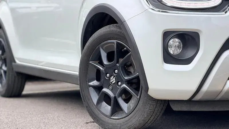 Used Suzuki Ignis SZ-T 83 HP (61 kW) 2021 White SUV