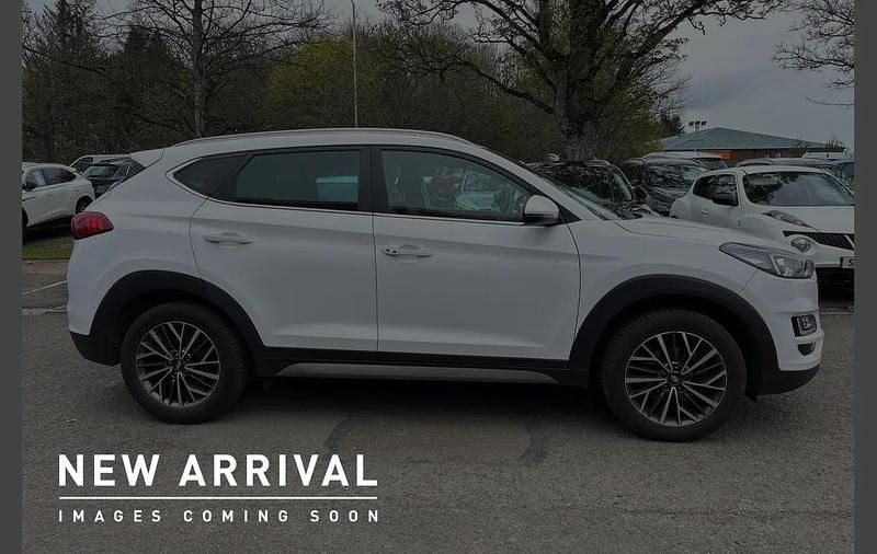 Used Hyundai Tucson Premium 129 HP (94 kW) 2019 White SUV
