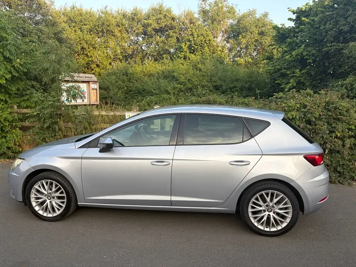 Used Seat Leon SE Dynamic 2019 Silver Hatchback