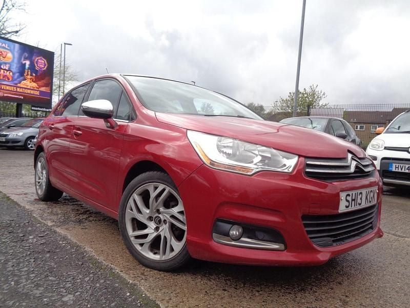 Used Citroën C4 SELECTION 115 HP (84 kW) 2013 Red Hatchback