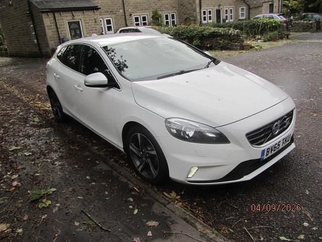 White Used 2015 Volvo V40 R-Design Estate | £4,250 (Super price) - Image 1/4