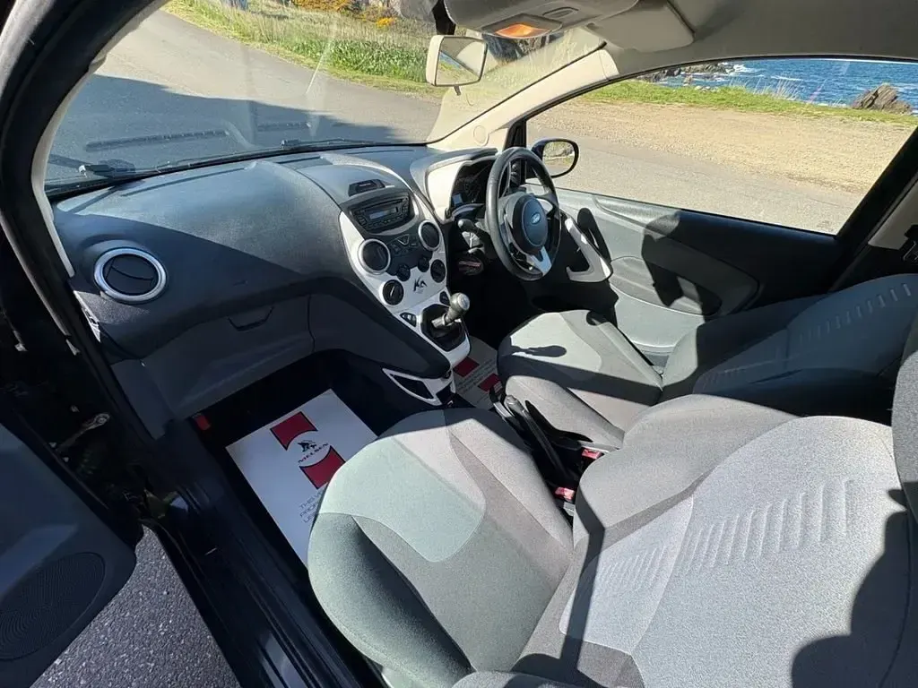 Usado Ford Ka Zetec 69 HP (50 kW) 2015 Preto Citadino