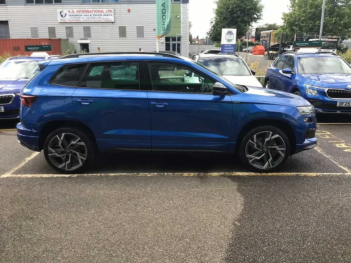New Skoda Karoq SportLine 110 HP (80 kW) 2026 Race blue metallic SUV