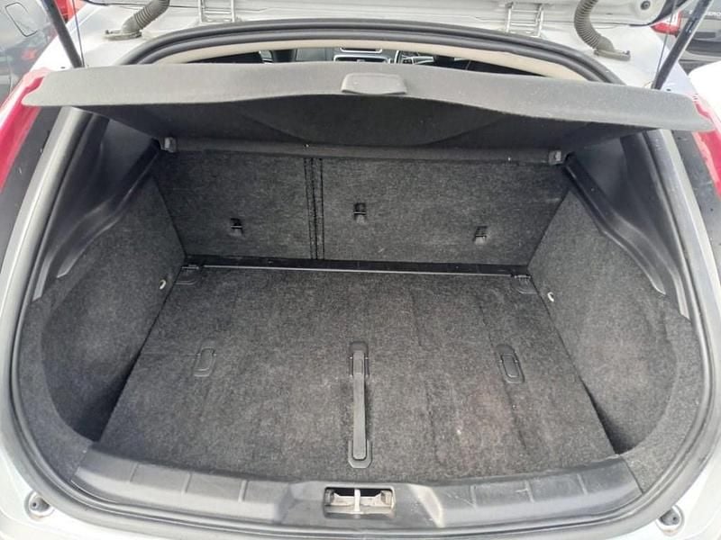 Used Volvo V40 Inscription 150 HP (110 kW) 2019 Silver Estate