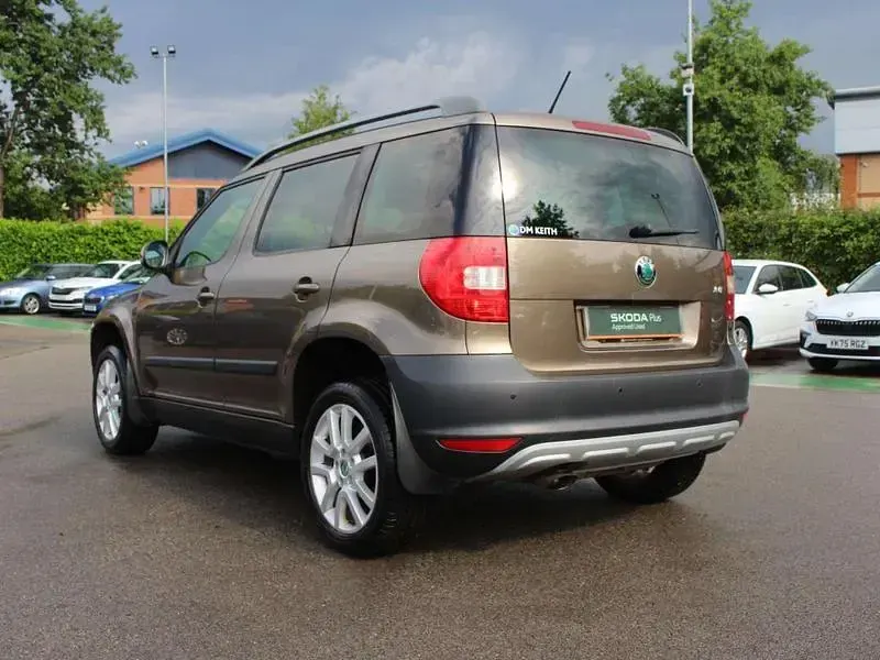 Used Skoda Yeti Elegance 77 HP (56 kW) 2022 Brown SUV
