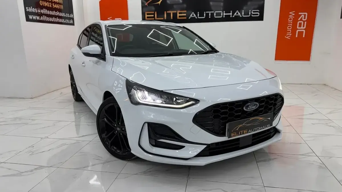Used Ford Focus Trend 120 HP (88 kW) 2022 White Hatchback