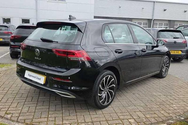 Usado VW Golf VIII 130 HP (95 kW) 2021