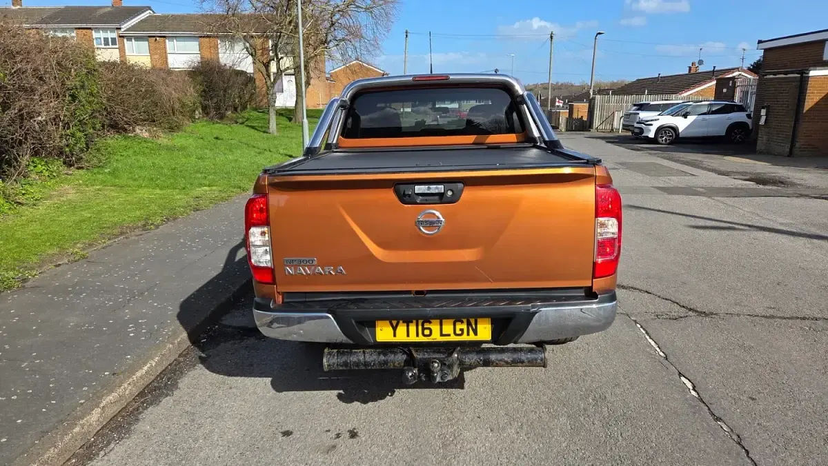 Used Nissan Navara Acenta+ 2016 Orange Pickup