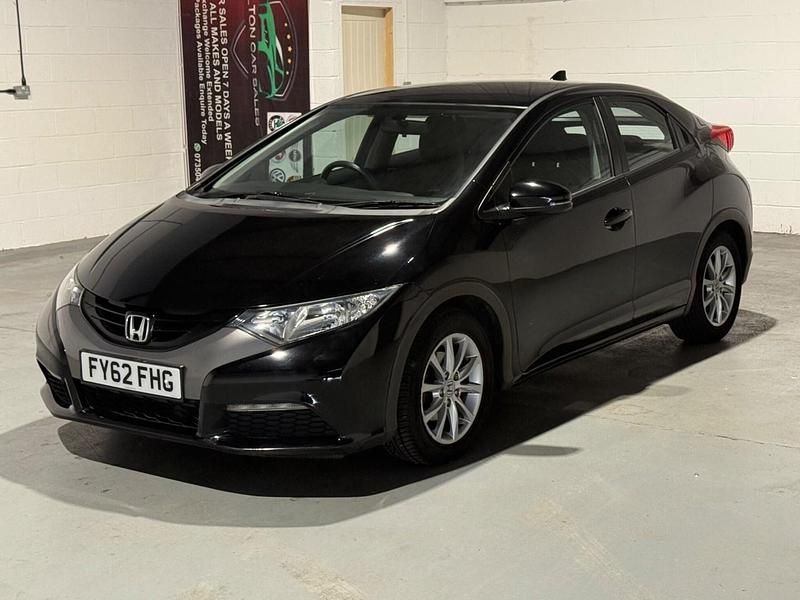 Black Used 2012 Honda Civic SE Hatchback | £2,795 (Good price) - Image 1/4