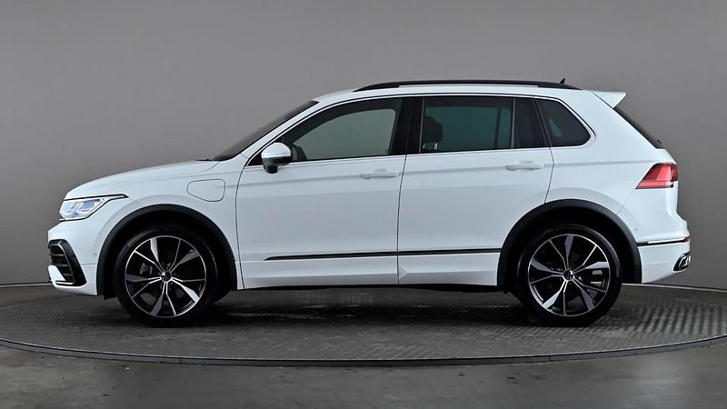Used VW Tiguan R-line 245 HP (180 kW) 2023 White SUV