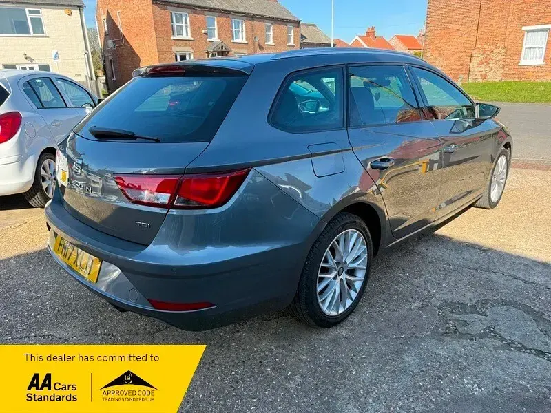 Used Seat Leon SE Dynamic 114 HP (83 kW) 2017 Grey Estate