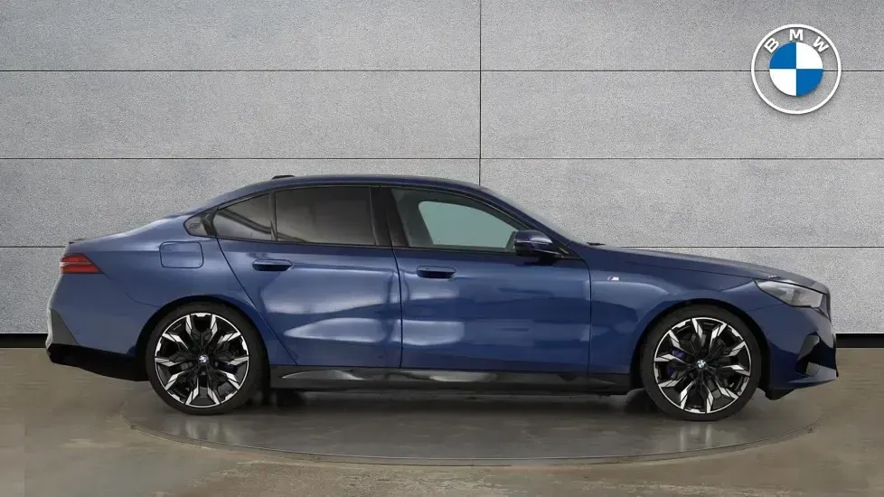 Used BMW i5 M Sport 246 kW (335 HP) 2025 Blue Sedan