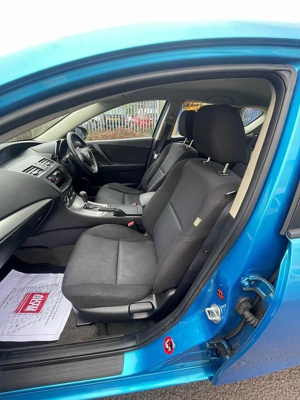 Used Mazda 3 105 HP (77 kW) 2011 Blue Hatchback