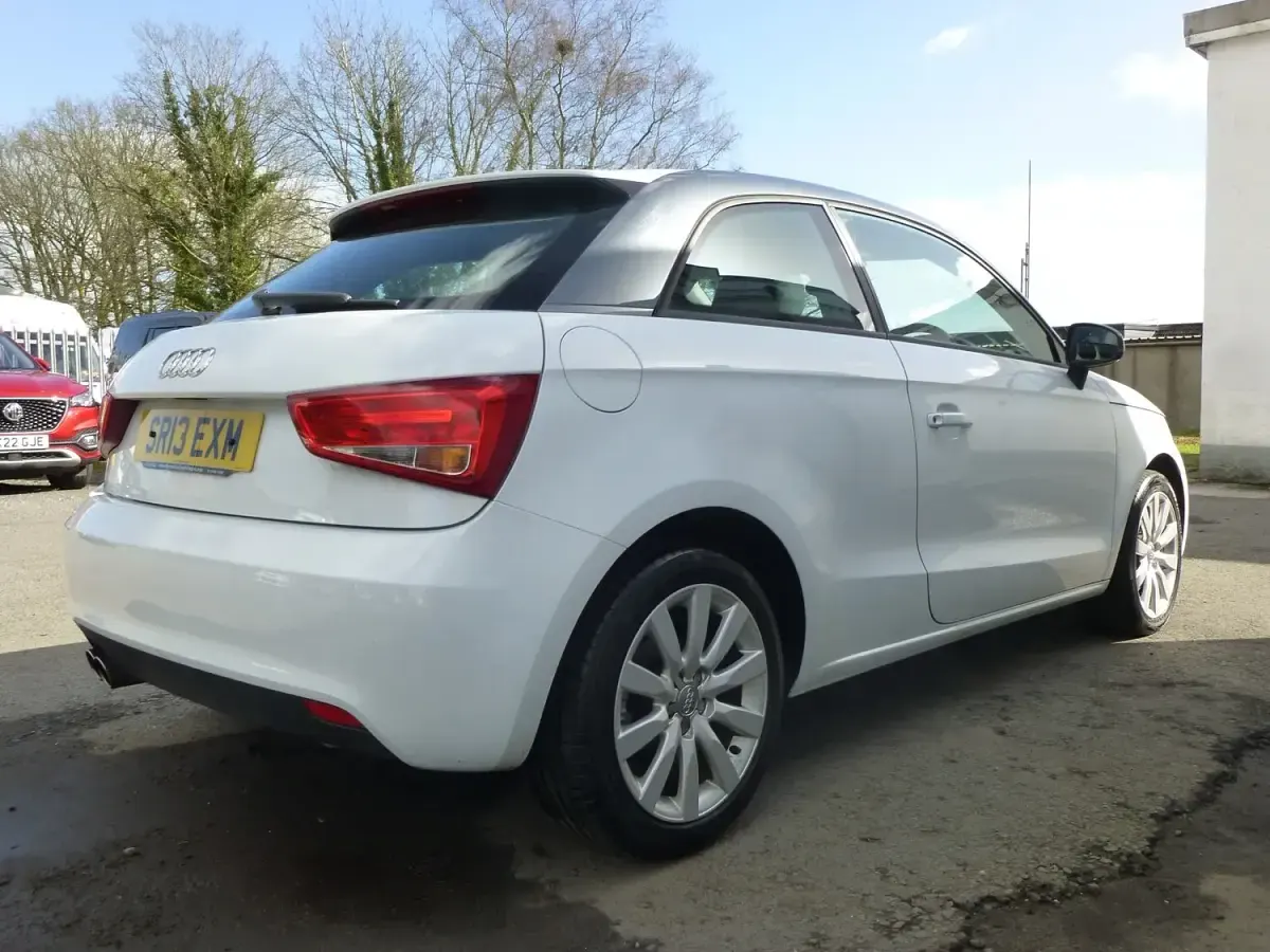 Used Audi A1 Sport 120 HP (88 kW) 2013 White Hatchback