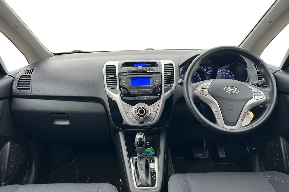 Used Hyundai i20 SE 125 HP (91 kW) 2019 Red Hatchback