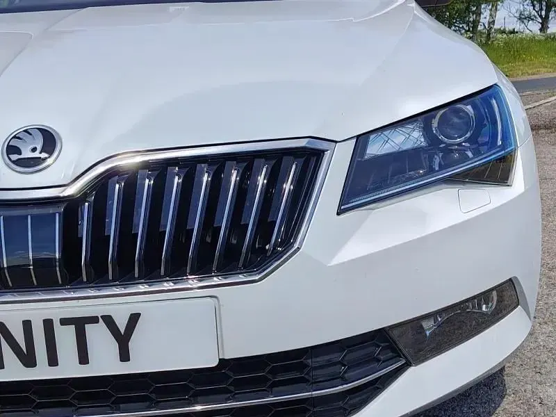 Usado Skoda Superb SE L Executive 150 CV (110 kW) 2017 Blanco Familiar