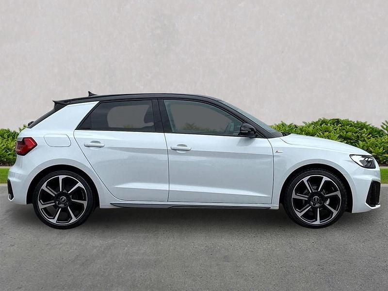 Usado Audi A1 Black Edition 95 HP (69 kW) 2025 Branco SUV