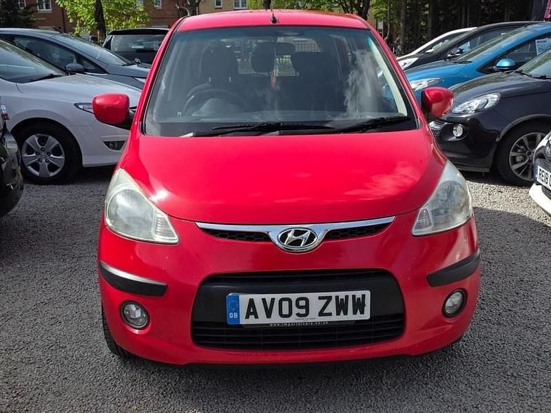 Used Hyundai i10 Comfort 2009 Red Hatchback