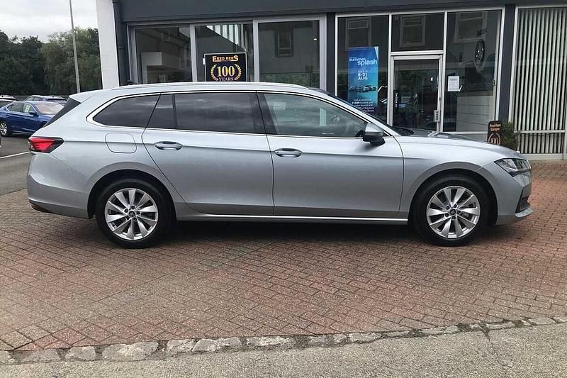 New Skoda Superb SE Technology 150 HP (110 kW) 2025 Pebble silver metallic Estate