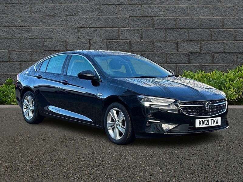 Used Vauxhall Insignia SRi 121 HP (88 kW) 2021 Black Hatchback