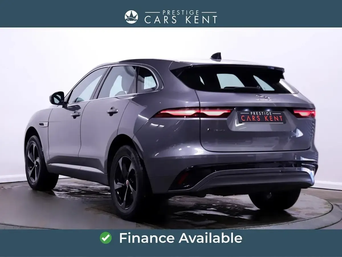 Second-hand Jaguar F-Pace R-Dynamic 204 CP (150 kW) 2022 Gri SUV