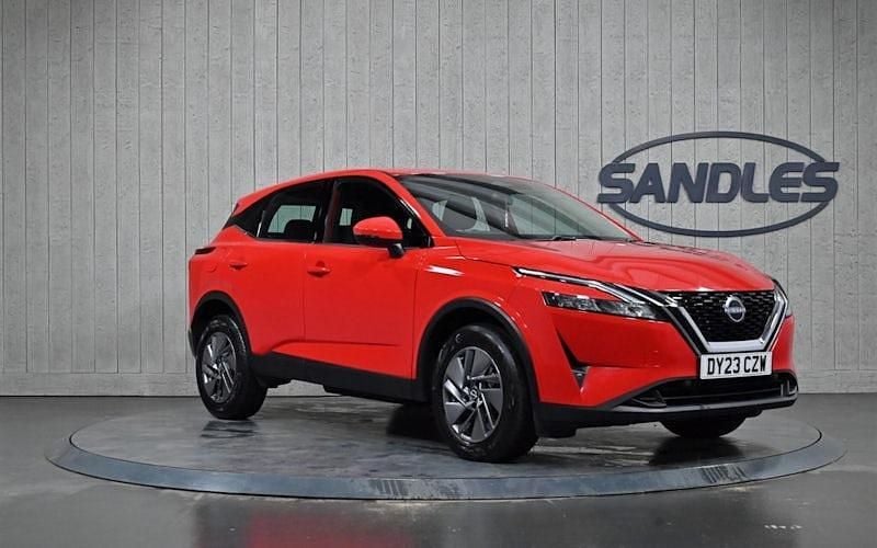 Used Nissan Qashqai Acenta Premium 158 HP (116 kW) 2023 Red SUV
