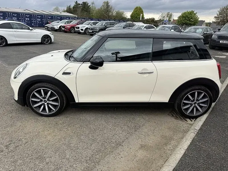 Used Mini Cooper Hatch 136 HP (100 kW) 2018 White Hatchback