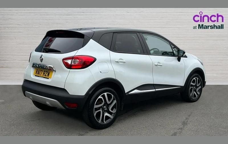 Used Renault Captur Iconic 120 HP (88 kW) 2017 White  SUV