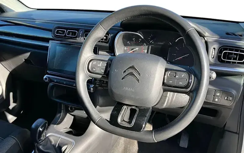 Used Citroën C3 Flair 82 HP (60 kW) 2019 White Hatchback