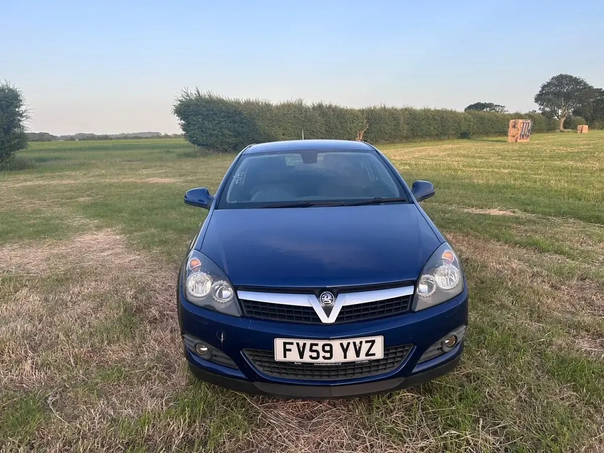 Used Vauxhall Astra 2010 Blue Hatchback