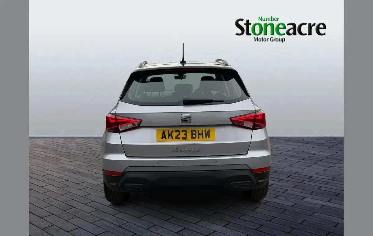 Used Seat Arona SE Technology 110 HP (80 kW) 2023 Silver SUV
