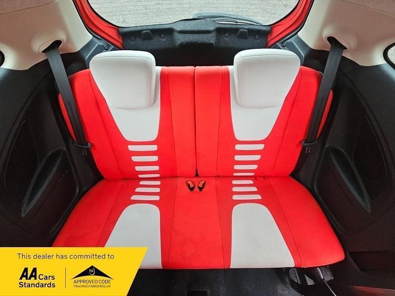 Used Ford Ka 69 HP (50 kW) 2010 Red Hatchback