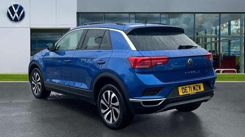 Used VW T-Roc Active 110 HP (80 kW) 2022 Ravenna blue metallic SUV