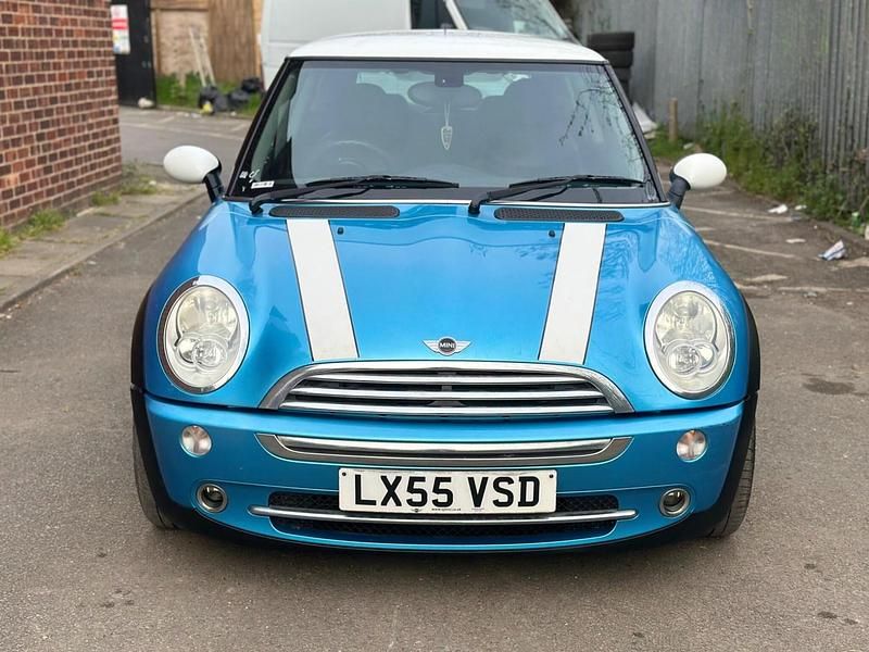 Usado Mini Cooper Hatch 116 CV (85 kW) 2005 Azul Utilitario