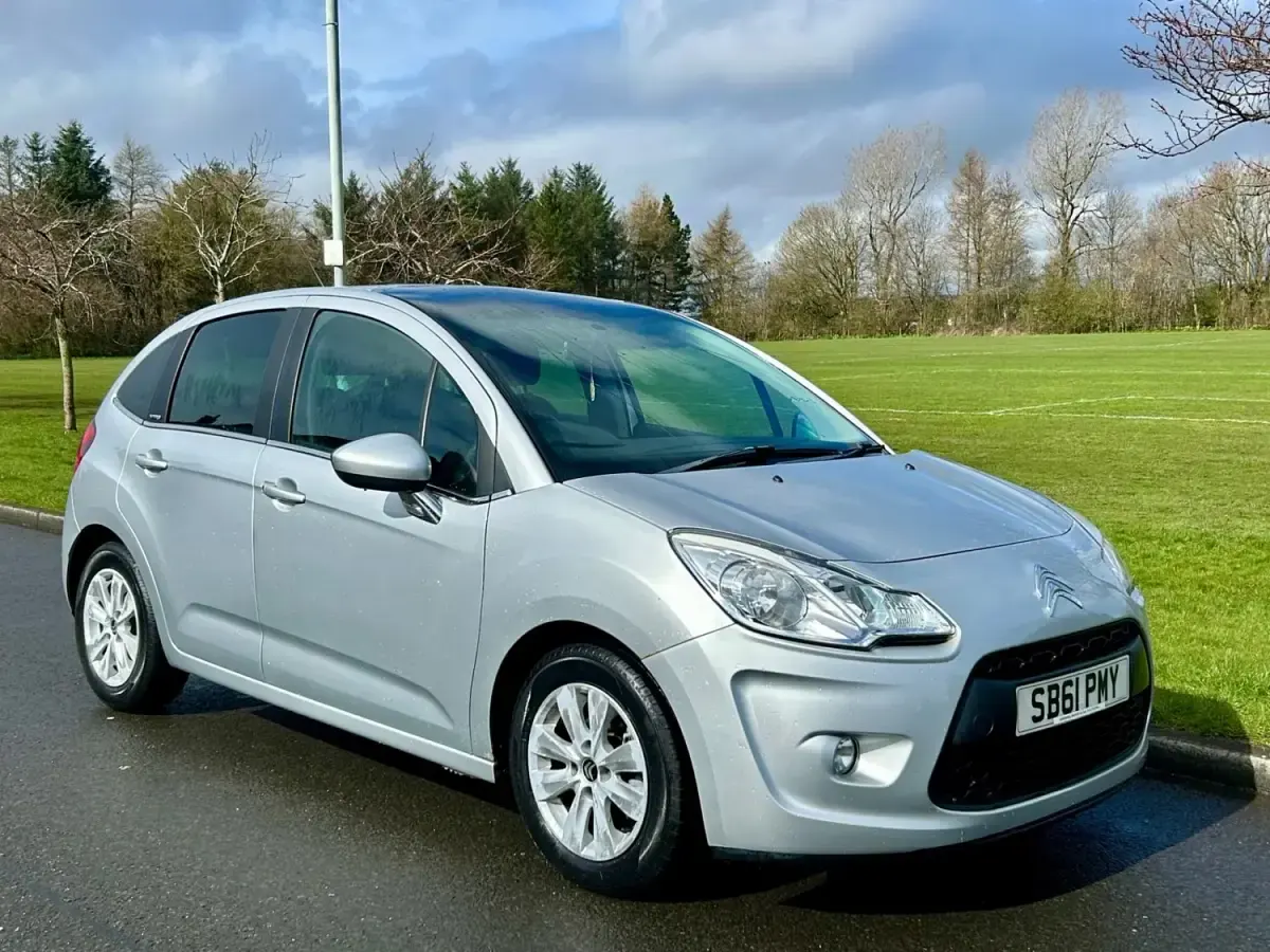 Begagnad Citroën C3 VTR Sport 75 HK (55 kW) 2011 Silver Halvkombi