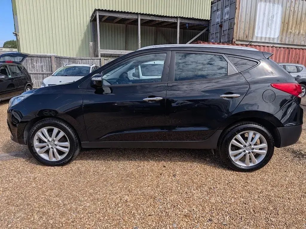 Used Hyundai ix35 Premium 115 HP (84 kW) 2011 Black SUV