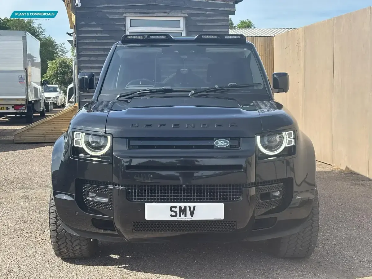 Used Land Rover Defender S 250 HP (183 kW) 2022 Black SUV