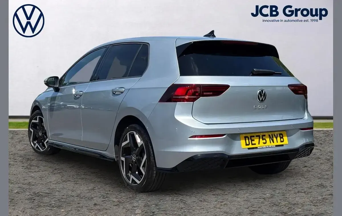 Used VW Golf VIII R-line 150 HP (110 kW) 2025 Silver Hatchback