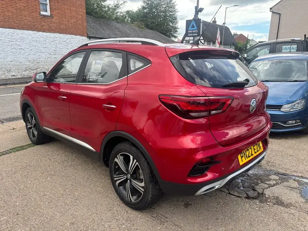 Used MG ZS Excite 106 HP (77 kW) 2022 Red SUV