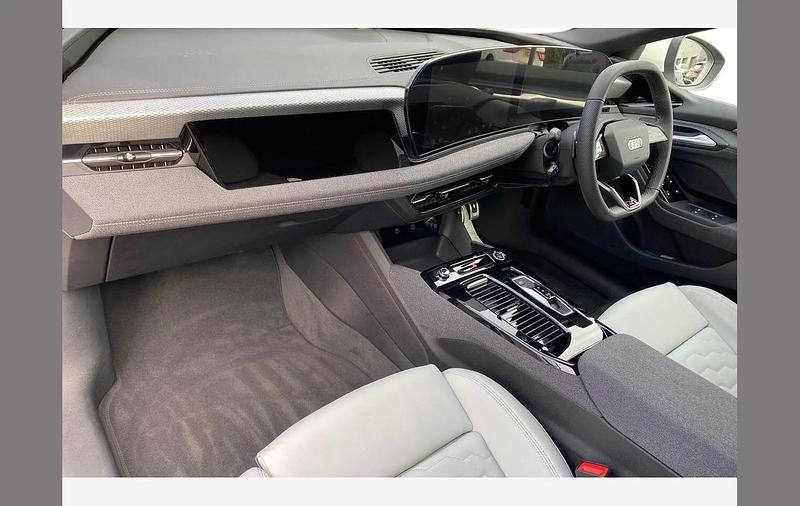 Used Audi e-tron S-Line 210 kW (286 HP) 2025 White SUV