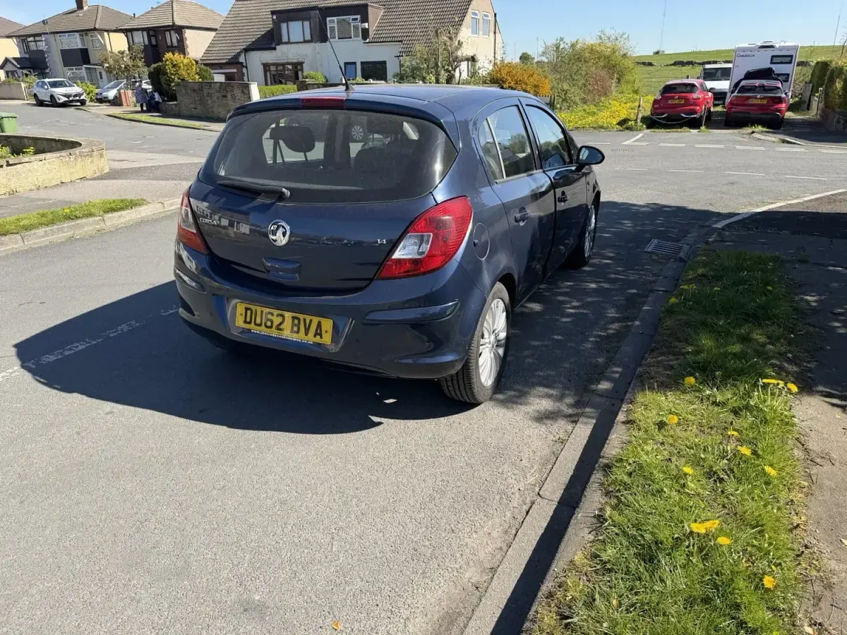 Second-hand Vauxhall Corsa 100 CP (73 kW) 2012 Albastru Hatchback