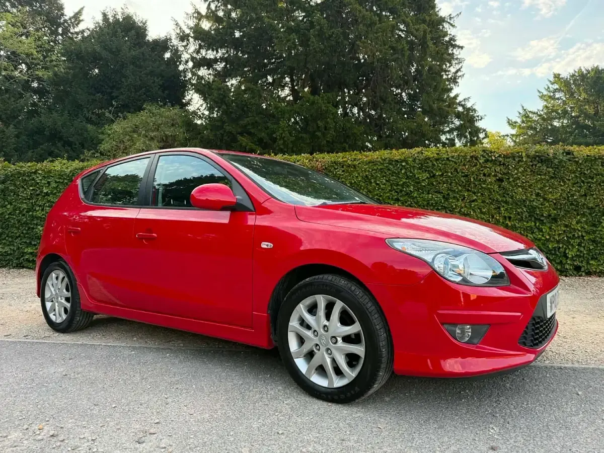 Used Hyundai i30 Comfort 124 HP (91 kW) 2010 Red Hatchback