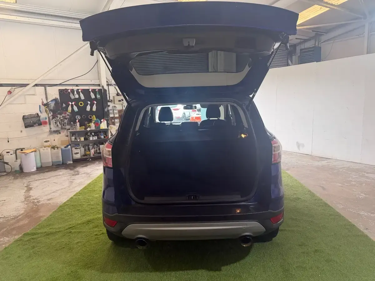 Used Ford Kuga Titanium 180 HP (132 kW) 2017 Blue SUV