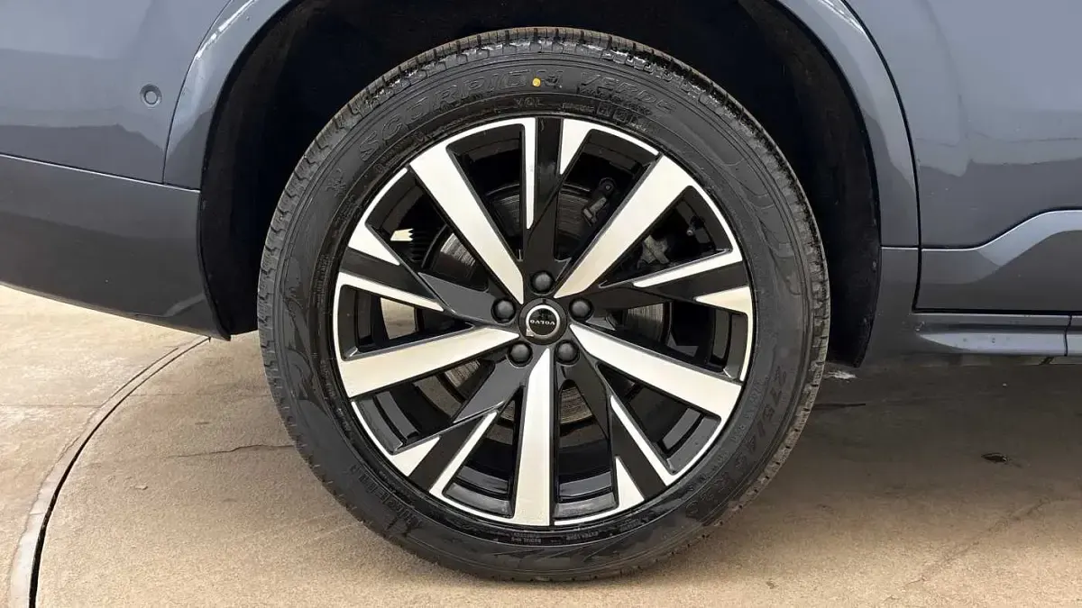 Used Volvo XC90 Plus 455 HP (334 kW) 2025 Blue SUV