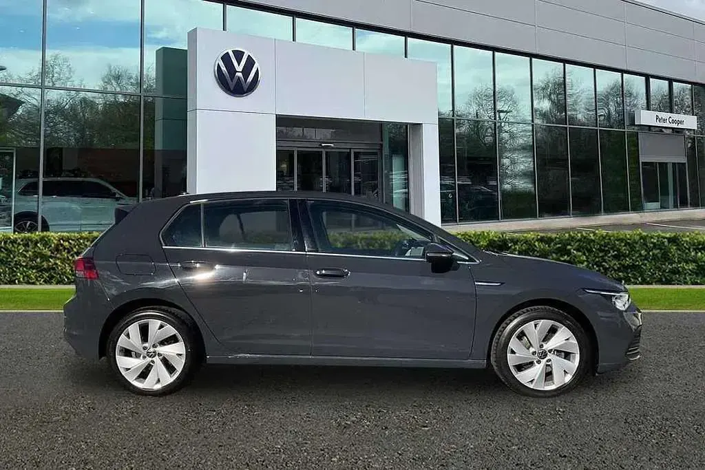 Used VW Golf VIII Style 130 HP (95 kW) 2022 Grey Hatchback
