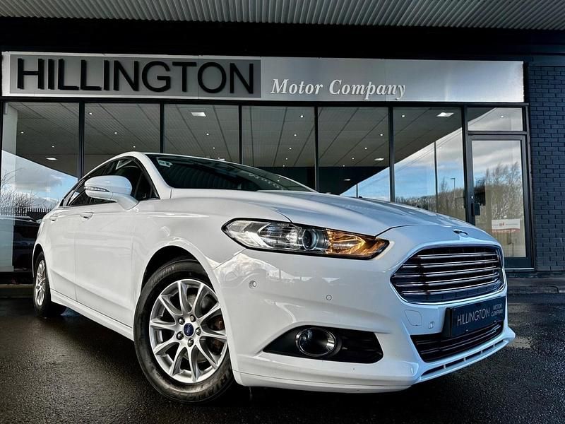Used Ford Mondeo Zetec 150 HP (110 kW) 2016 White Hatchback