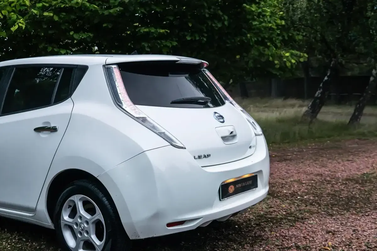 Used Nissan Leaf Acenta 80 kW (109 HP) 2017 White Hatchback