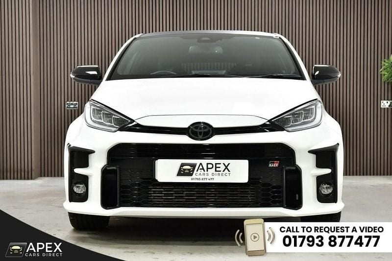 Used Toyota Yaris 261 HP (191 kW) 2021 White Hatchback