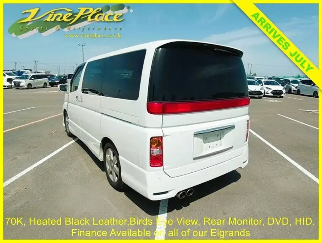 Used Nissan Elgrand 2009 White MPV